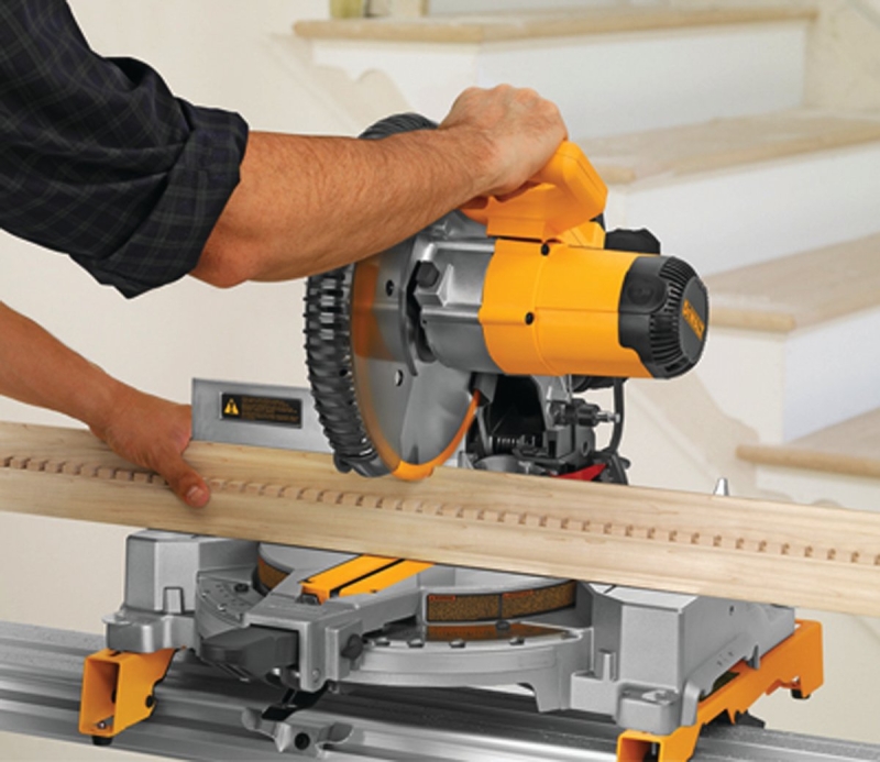 DEWALT DW713 Miter Saw, 120 V, 15 A, 10 in Dia Blade, 2 x 6 in 45 deg, 4 x 4 in at 90 deg Cutting Capacity