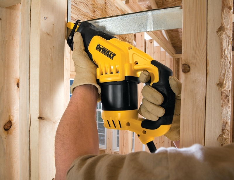 DEWALT DWE357 Reciprocating Saw, 12 A, 1-1/8 in L Stroke, 3000 spm, Includes: (1) Heavy-Duty Kit Bag