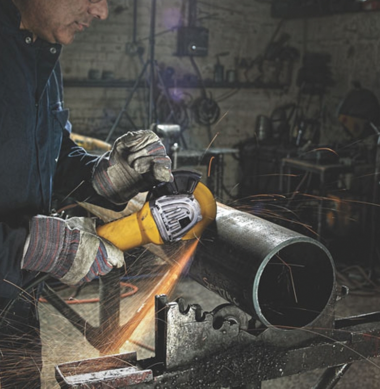 DEWALT DWE402 Series Small Angle Grinder, Includes: (1) 2-Position Side Handle, (1) 4-1/2 in One-Touch (T27) Guard