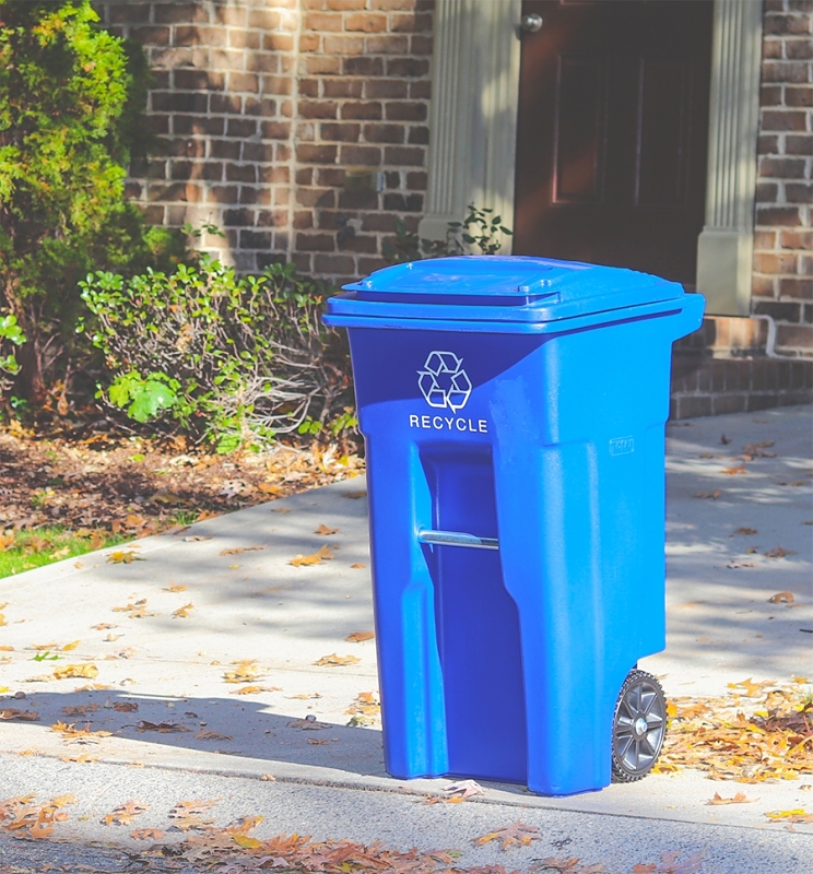 Toter 79232-R2705 Trash Can, 32 gal Capacity, Polyethylene, Blue, 19-3/4 in W x 24-1/4 in D x 37-1/2 in H Dimensions