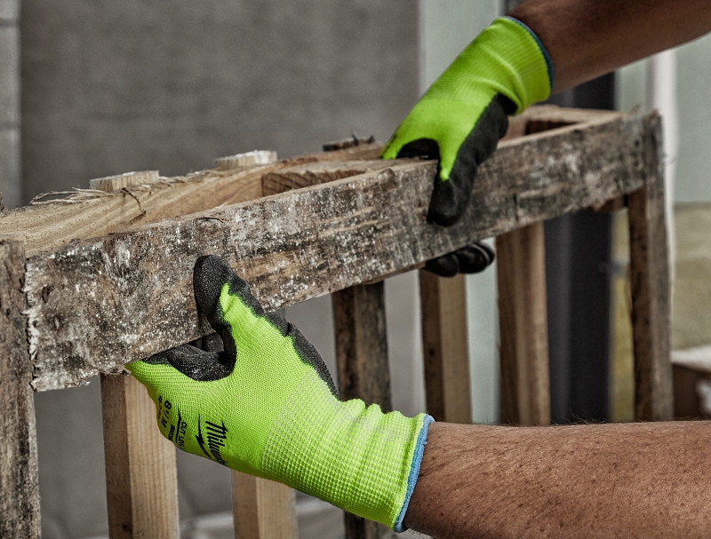 Milwaukee 48-73-8922 High-Visibility Cut Level 2 Gloves, Unisex, L, Elasticated Knit Cuff, Nitrile Coating, Polyurethane