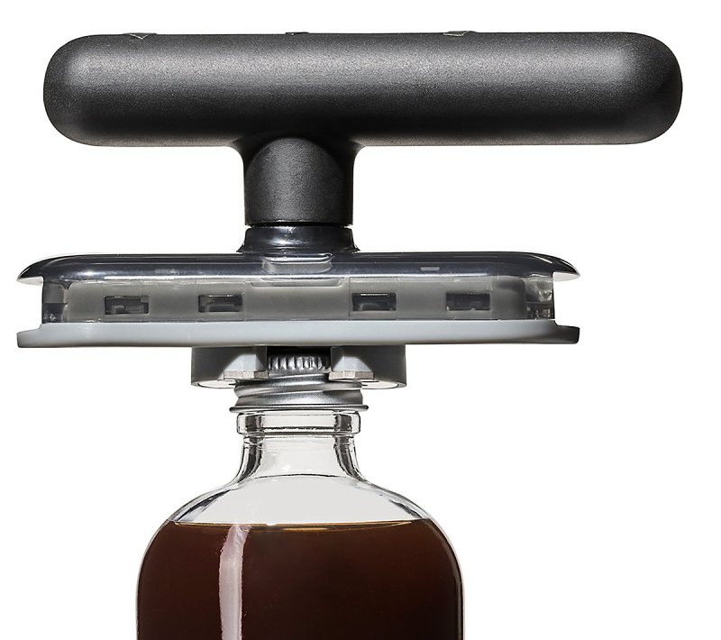 Good Grips 11332200 Twisting Jar Opener with Base Pad, Black, 5 in OAL