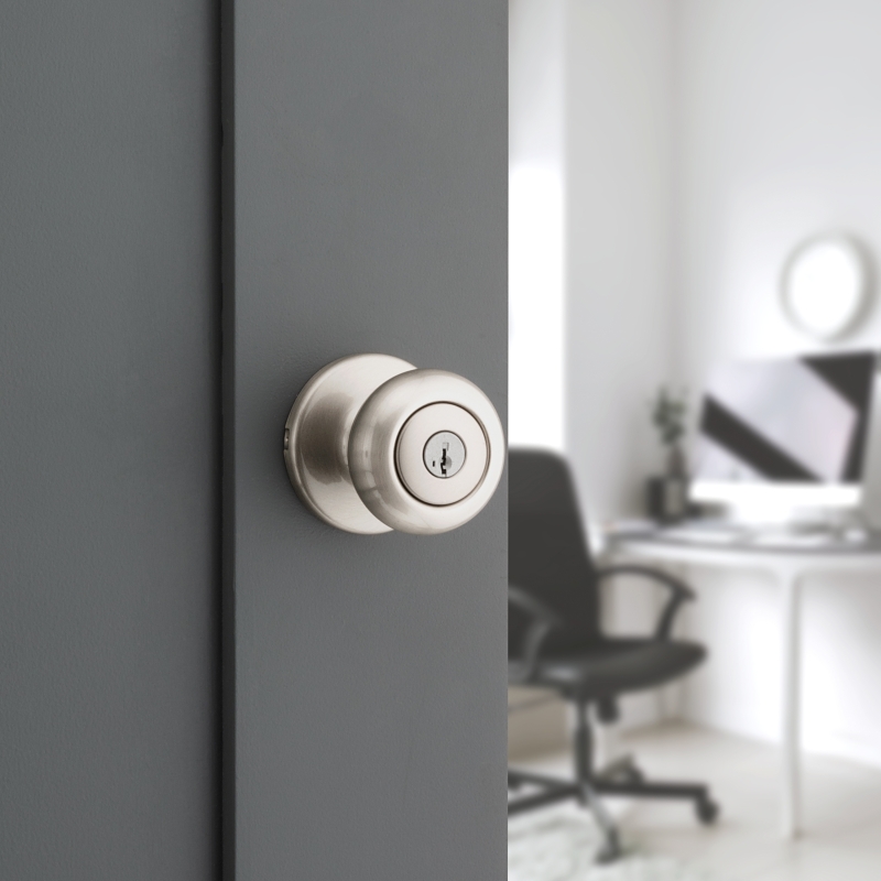 Kwikset 94002-954 Entry Door Lockset, Knob Handle, Satin Nickel, Zinc, KW1, SC1 Keyway, Re-Key Technology: SmartKey