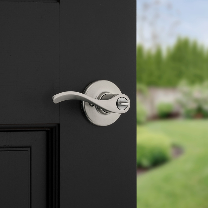 Kwikset 94050-673 Entry Door Lockset, Lever Handle, Satin Nickel, Zinc, KW1, SC1 Keyway, Residential, 3 Grade