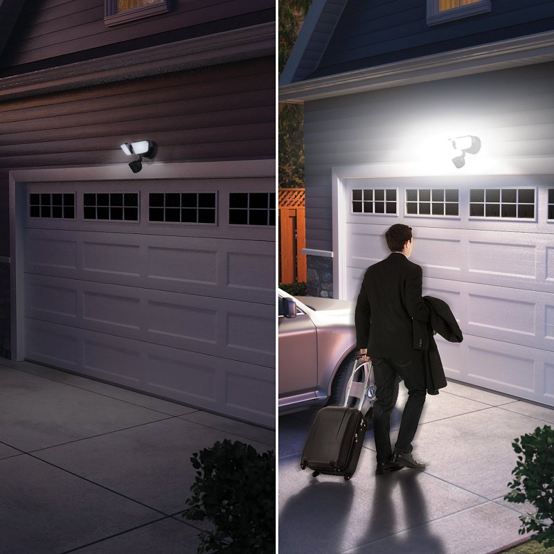 globe 17000204 Security Flood Light, LED Lamp, Bright White, 2200 Lumens, 4000 K Color Temp, Black Fixture