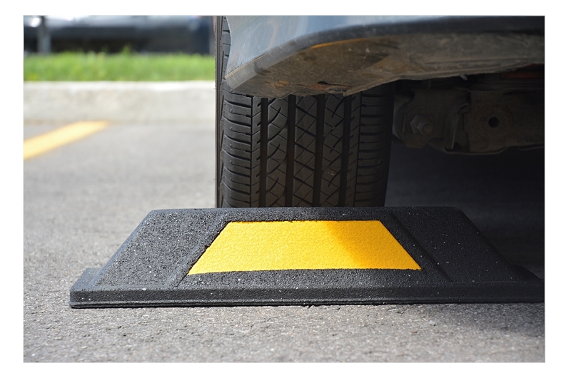 Red Barn 3900001 Curb Parking, Rubber