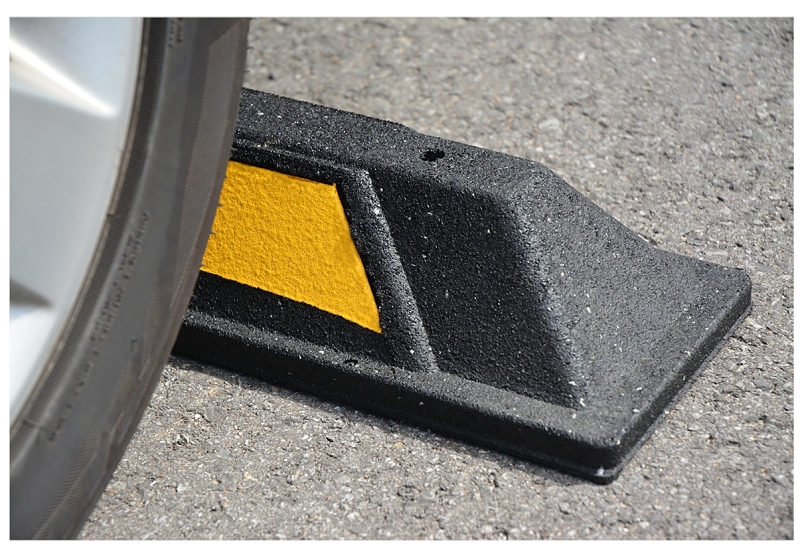Red Barn 3900001 Curb Parking, Rubber