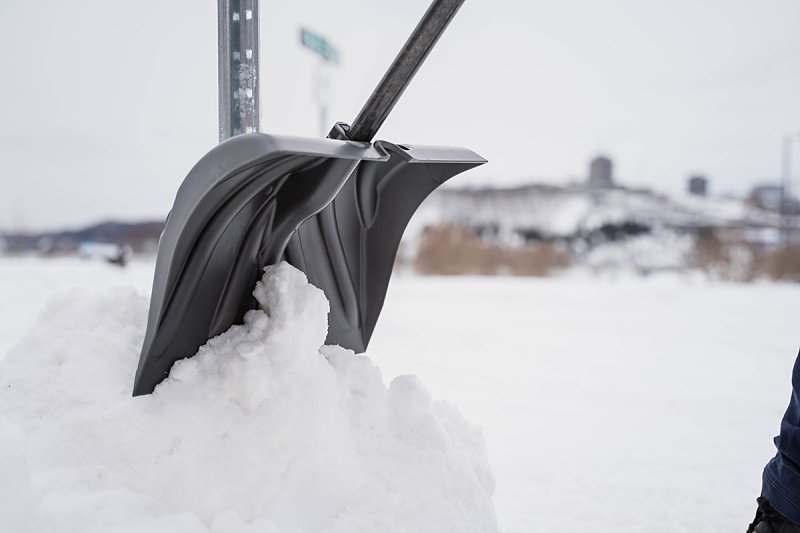 Garant GIPM18KD Snow Shovel, 18 in W Blade, Polypropylene Blade, Stained Ash Handle, D-Grip Handle, 42 in L Handle
