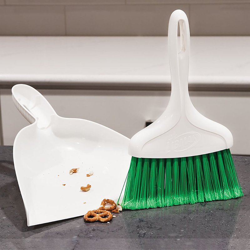 Libman 1031 Whisk Broom with Dustpan, Polypropylene Bristle, 11 in OAL, Plastic Handle