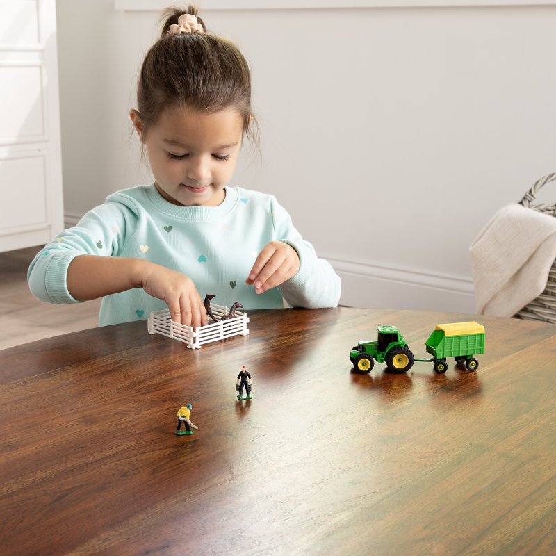 Ertl 37657 Farm Toy Set, 3 Years and Up, Assorted