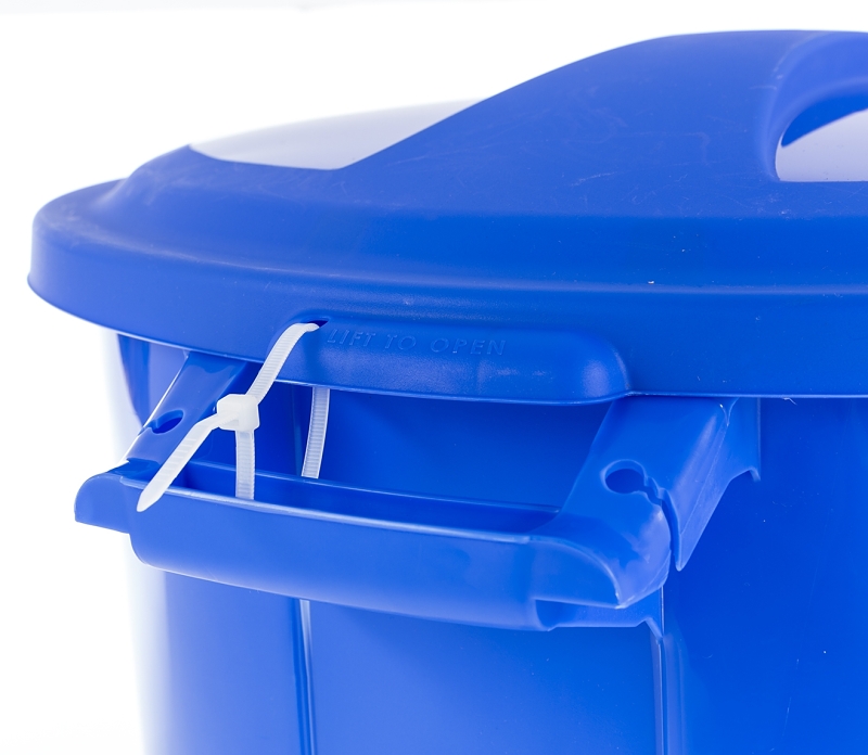 United Solutions COLORmaxx TI0028 Trash Can, 32 gal Capacity, Plastic, Blue, Lid Closure