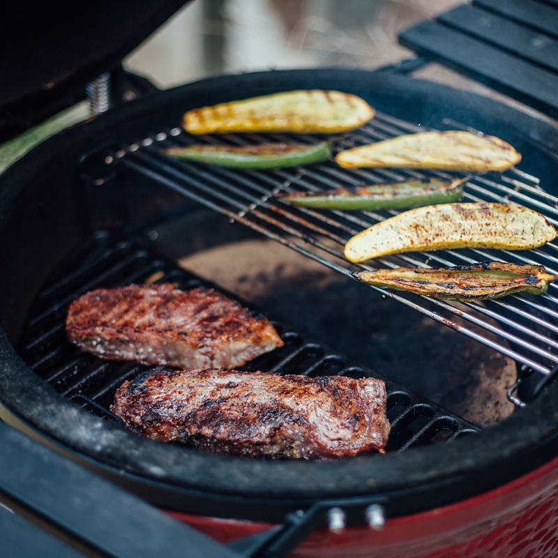 Kamado Joe KJ23RH Charcoal Grill, 245 sq-in Primary Cooking Surface, Red, Side Shelf Included: Yes