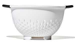 Good Grips 11331000 Colander, 3 qt Capacity, Plastic